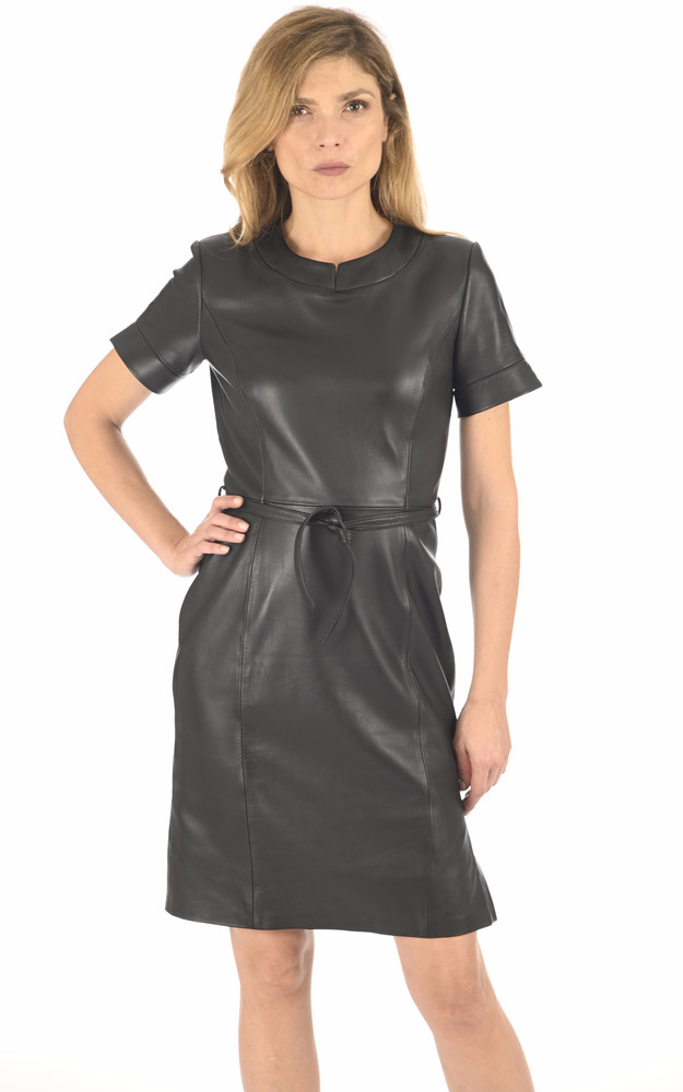 Robe chic ajustée agneau noir Pellessimo