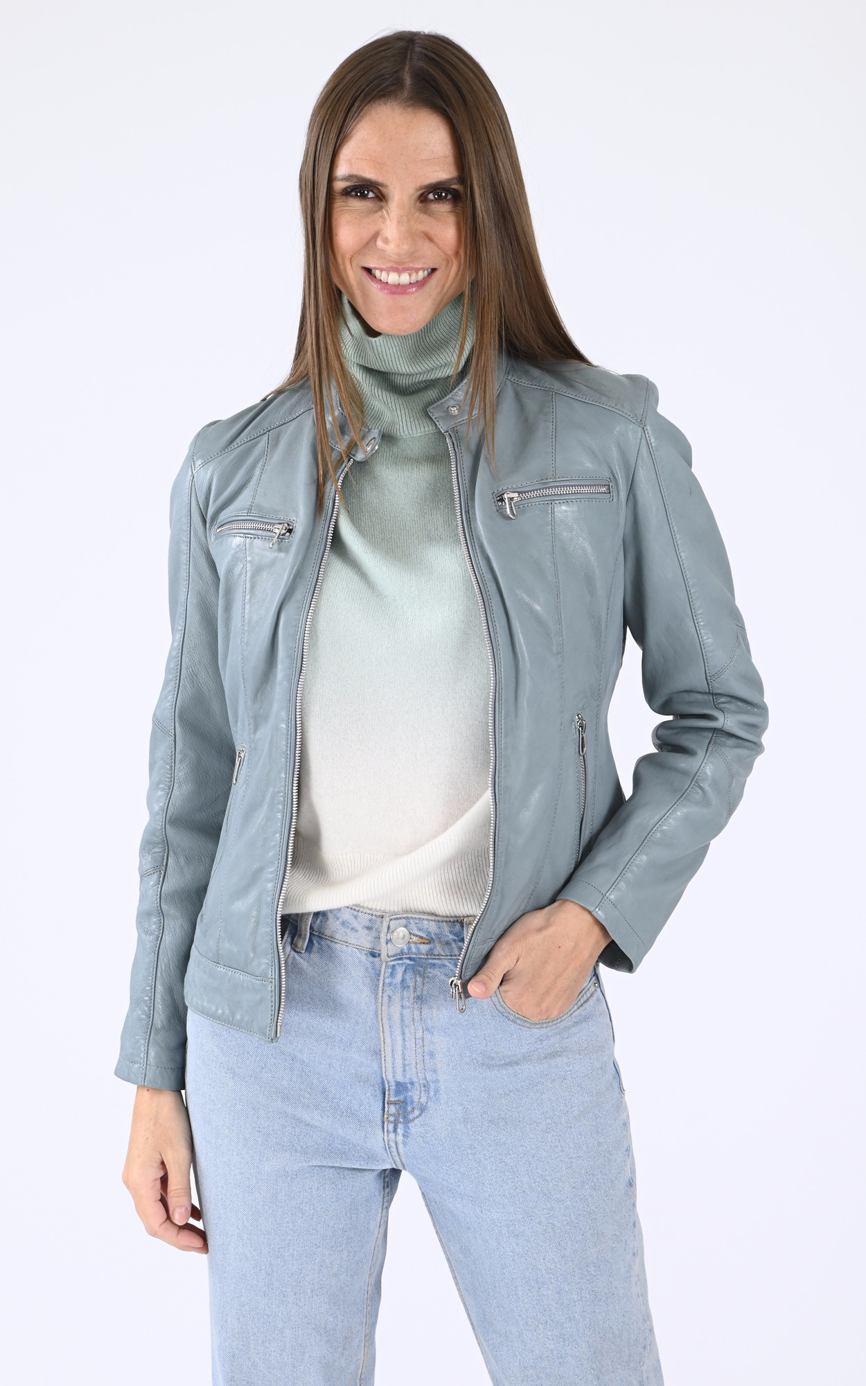 Veste en cuir bleu ciel sale